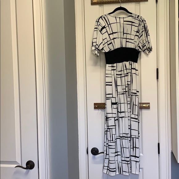 Black & White Kimono - Picture 3 of 3